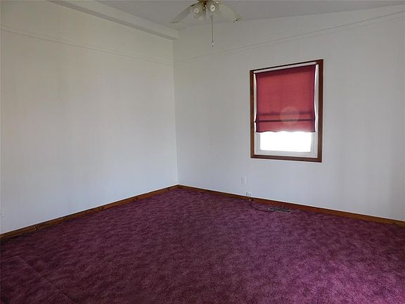 4th image of 12 Broughton Dr