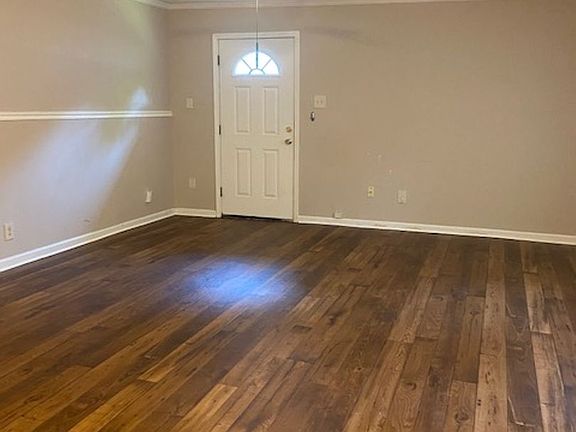 2nd image of 118 Crescent Dr APT C
