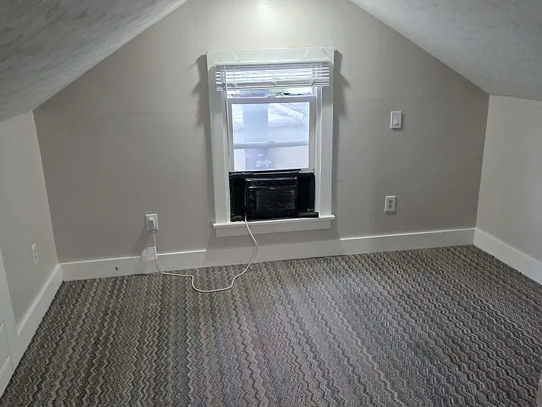 328 Hanover Ct — Photo 11