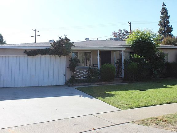 3rd image of 8326 Sylmar Ave
