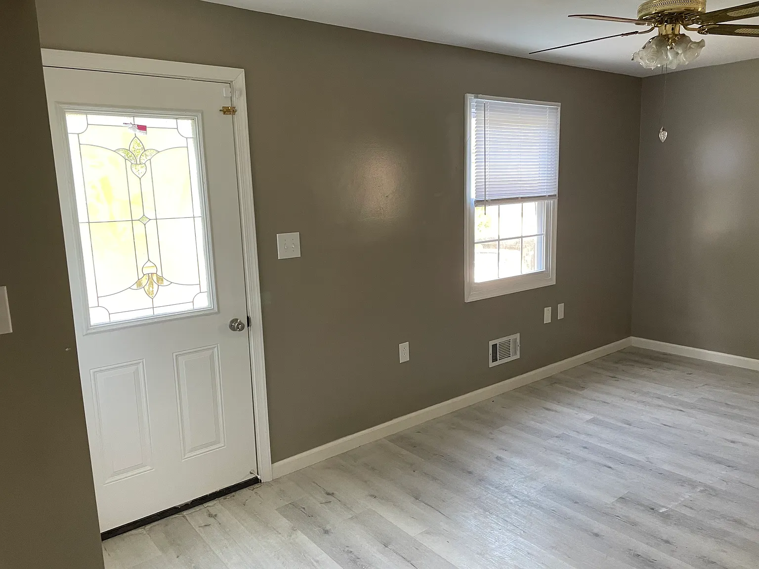 5 bed, 1454 sqft, $3,600 — Photo 3