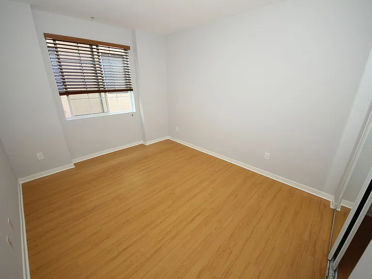 7070 Flight Ave — Photo 10