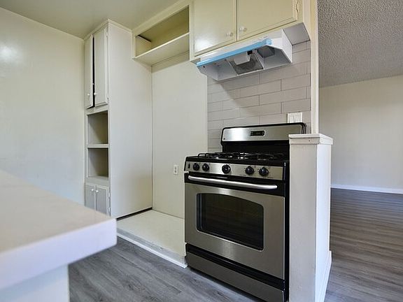 4th image of 11255 Camarillo St #2B-2Ba