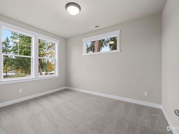 4th image of 2510 Worthington Street