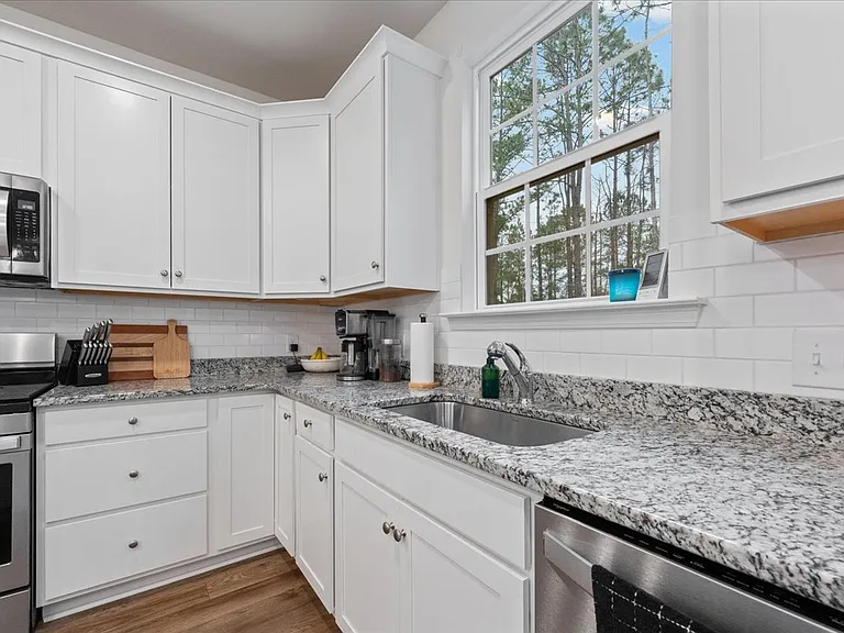 128 Caleb Ct — Photo 13