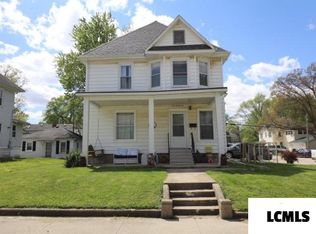 521 N Monroe St, Clinton, IL 61727