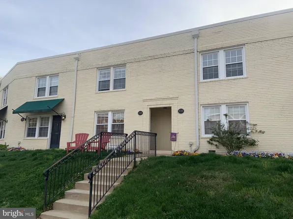 732 N Oakland St, Arlington, VA 22203