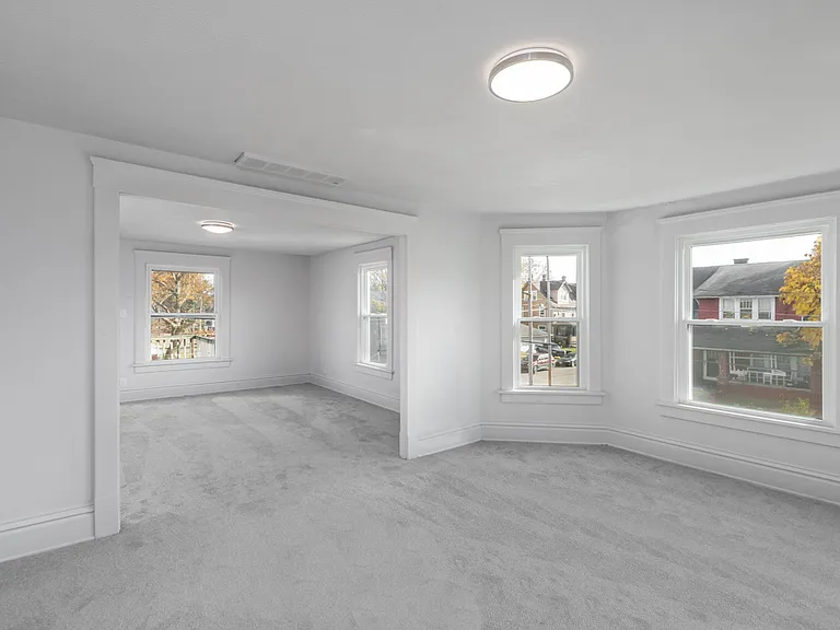 205 W Cambridge St #A — Photo 4