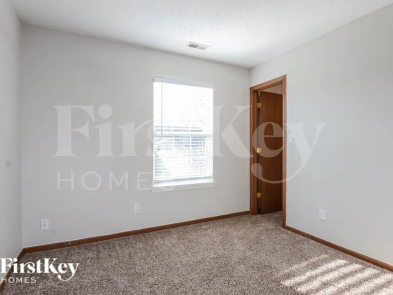 5355 Milhouse Rd — Photo 14