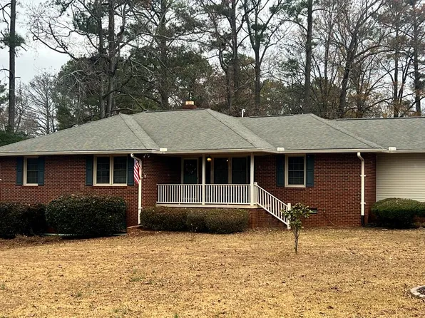 713 Logan Ct, Greenwood, SC 29646