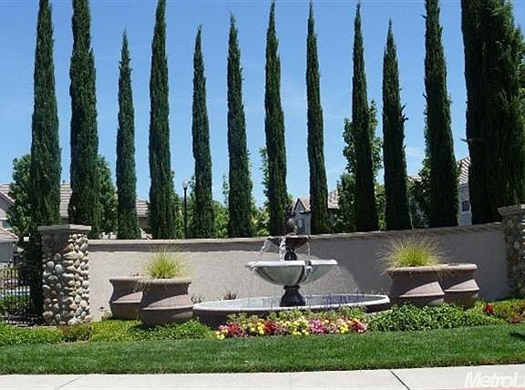 3rd image of 1305 Esplanade Cir