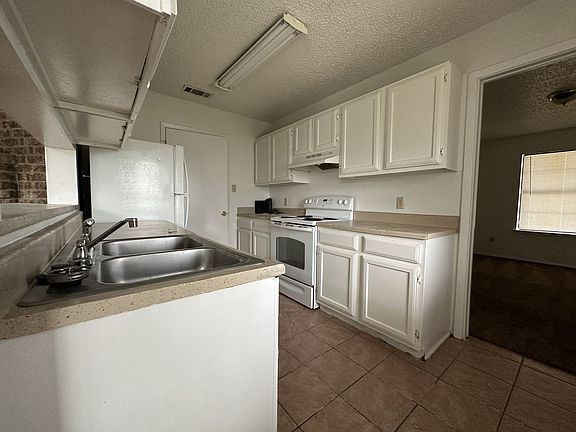 5th image of 1135 Mountain View St