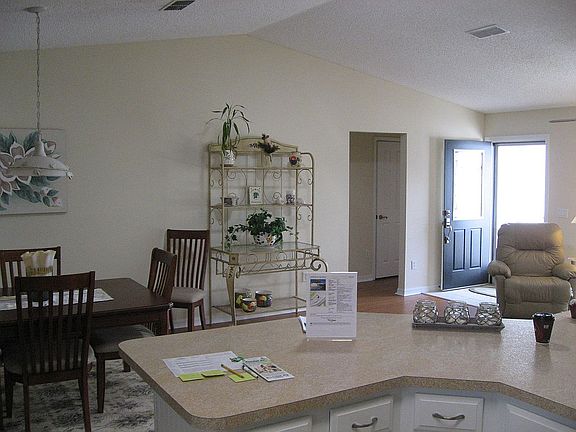 4th image of 2544 Privada Dr
