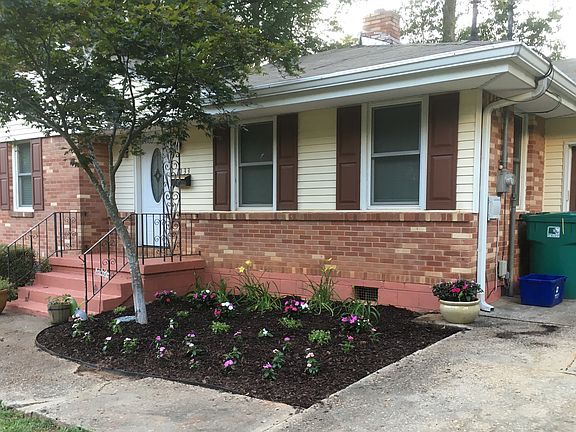 2nd image of 1133 Pinehurst Dr SE