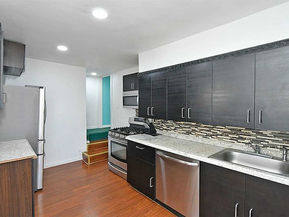 3rd image of 42 Martens Ave