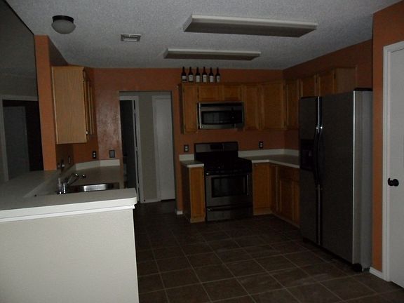 4th image of 1122 Belmont Dr