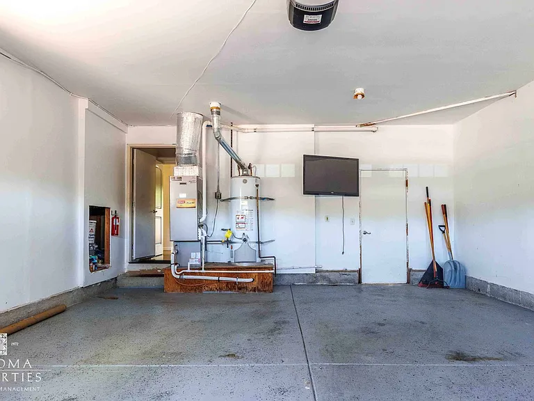114 Melody Ct — Photo 43