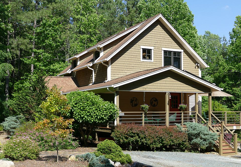 Craftsman style in the woods