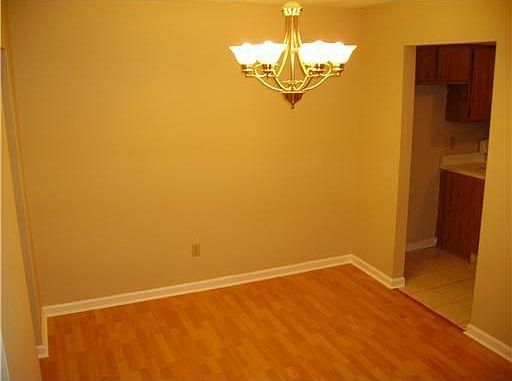 3rd image of 70 Stanton Hall Dr