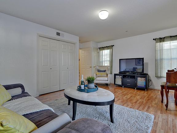 3rd image of 308 Treasure Island Dr