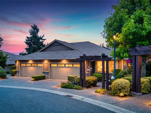 4472 Stonebridge Pl #102, Nanaimo, BC V9T 0E6