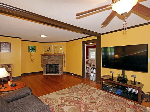 5th image of 454 N Eastway Dr