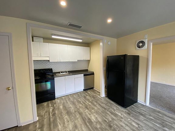 4th image of 2241 W Pensacola St APT 76