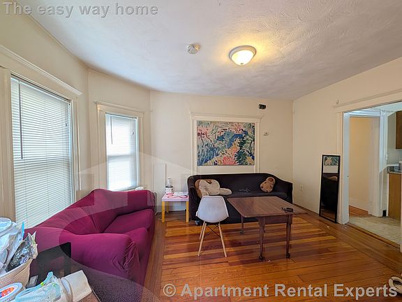 3rd image of 300 Boston Ave #1