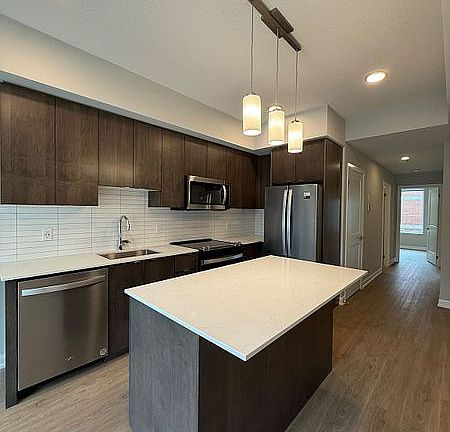 3rd image of 708 Woolwich St #210