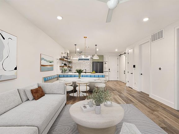 4th image of 2709 E 5th St #2203