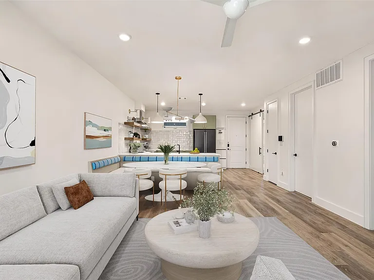 2709 E 5th St #2203 — Photo 4