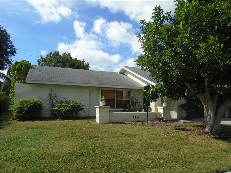 1st image of 6541 Waterford Cir