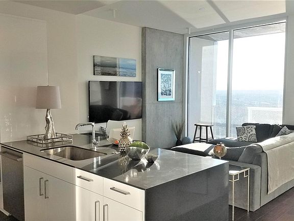 3rd image of 301 West Ave Unit 49