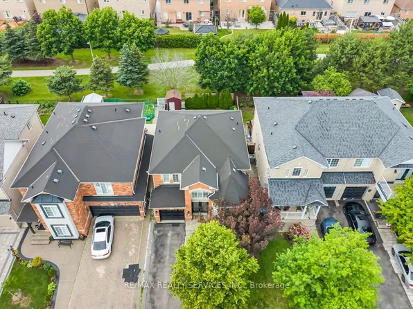 122 Dells Cres, Brampton, ON L7A 2X1