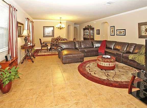 4th image of 1013 Sussex Way