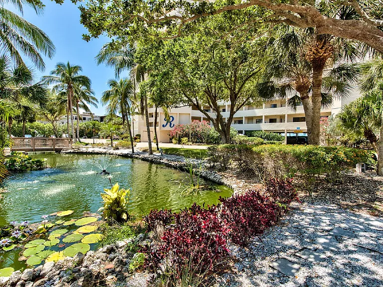 7500 Estero Blvd #202 — Photo 5