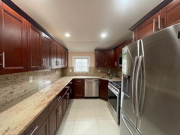 3rd image of 120-14 193rd St Floor 2