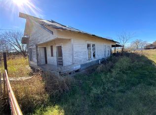 1008 E Highland Ave, Comanche, TX 76442