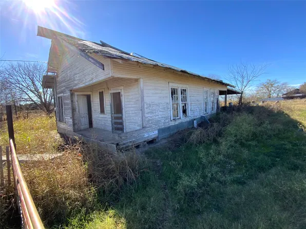 1008 E Highland Ave, Comanche, TX 76442