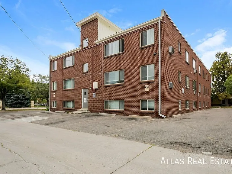 4993 N King St #303 — Photo 14