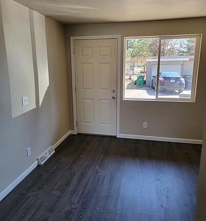 3rd image of 1820 Oak St #1