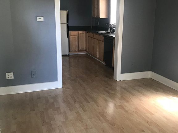 3rd image of 1522 Saulcy St