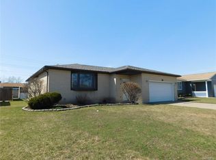 26 Cardy Ln, Depew, NY 14043