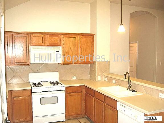 5th image of 2206 Bakers Way