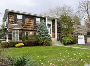 178 E Rockaway Rd, Hewlett, NY 11557