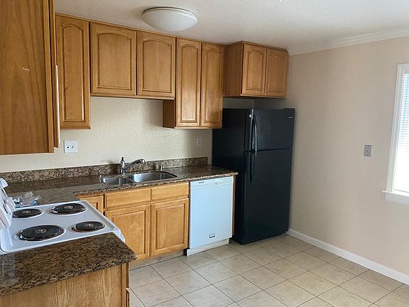 4th image of 2216 Spanos St #4