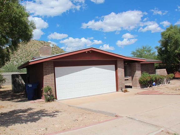 2nd image of 1358 S Desert Crest Dr
