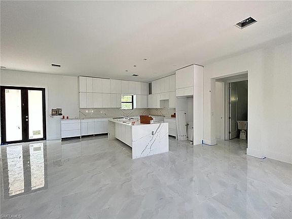 4th image of 2358 66th AVE NE