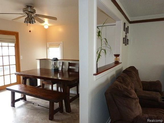 3rd image of 20341 Bigelow St