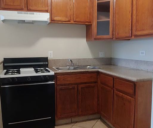 3rd image of 3217 Long Beach Ave